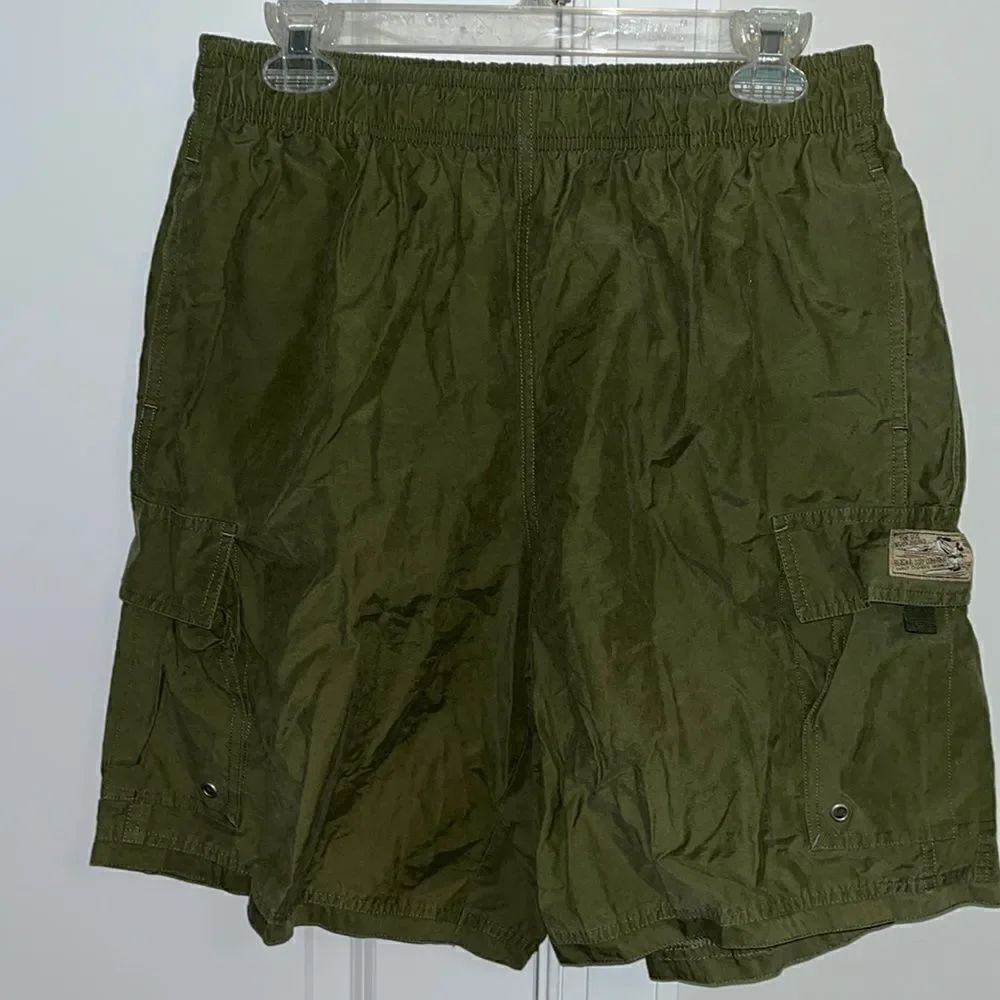 Disney Parks Rare Mickey Mouse The Big Mickahuna mesh lined Swim Cargo Shorts M